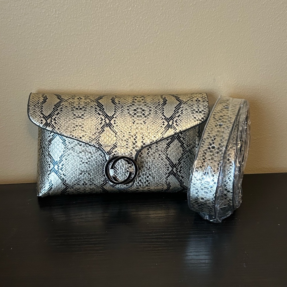 Elegant Snake Print Clutch - Black and Gray
